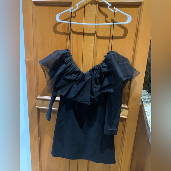 Super cute mini dress from ZARA size XSmall color black - Picture 3 of 3